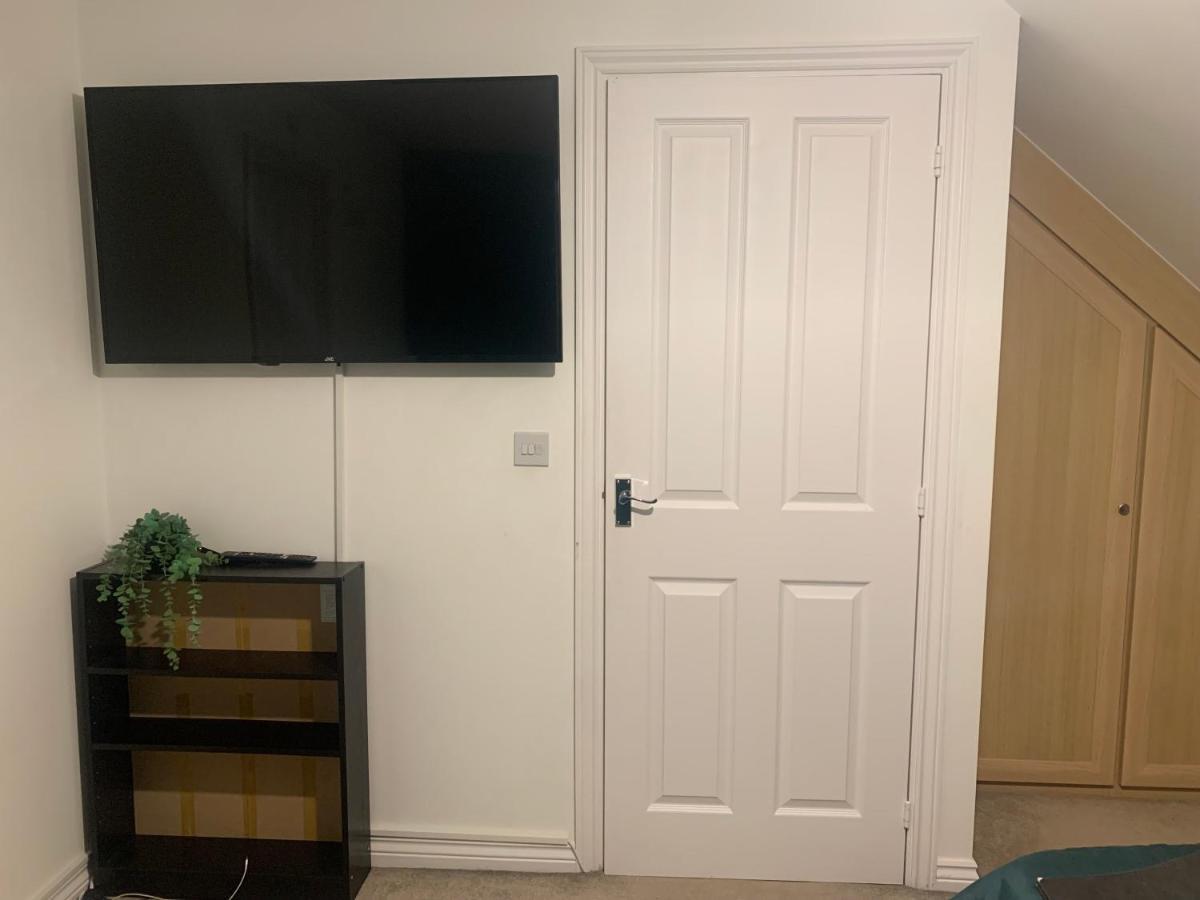 Comfy Double Bedroom In Greater Manchester Exterior photo